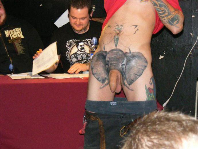 Бабуля показала большие титьки - Эроприколы