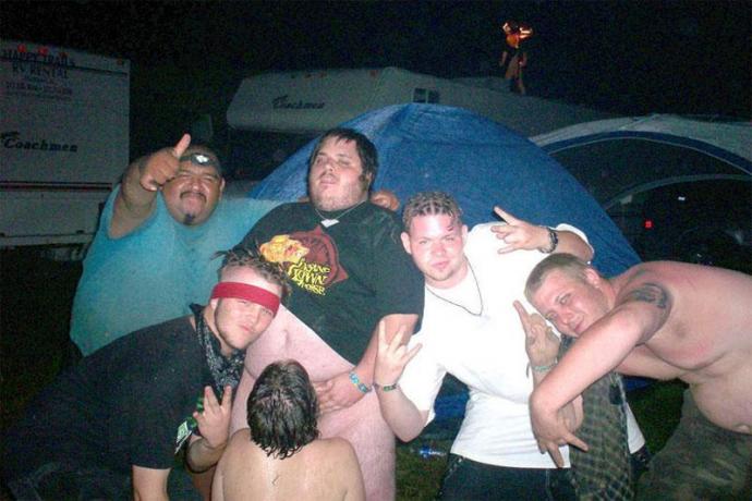 Девчонки пивком не угостите - Эроприколы