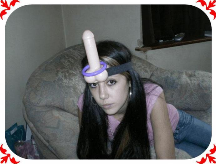 Голые мужики едут на машине - Эроприколы