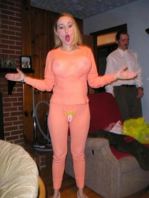 Голые мужики едут на машине - Эроприколы