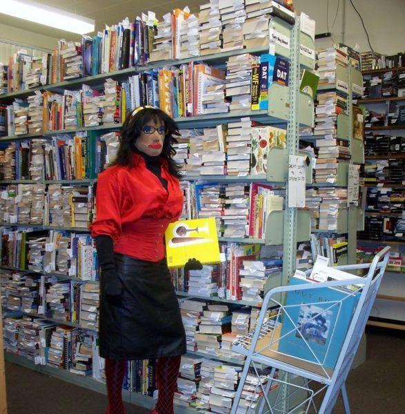 Силиконовый костюм женщины, популярный среди европейских извращенцев Силиконовый костюм женщины, популярный среди европейских извращенцев