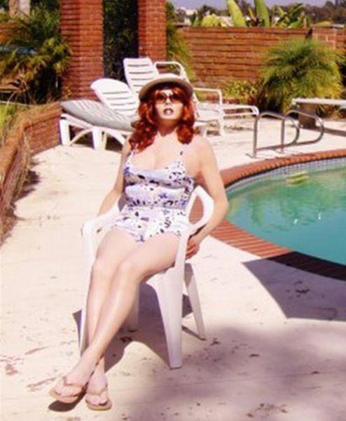 Силиконовый костюм женщины, популярный среди европейских извращенцев Силиконовый костюм женщины, популярный среди европейских извращенцев