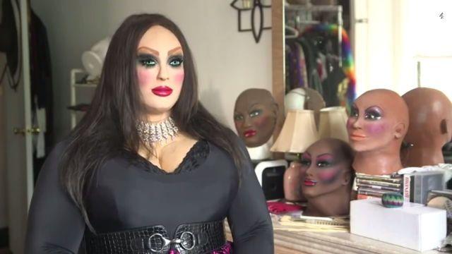 Силиконовый костюм женщины, популярный среди европейских извращенцев Силиконовый костюм женщины, популярный среди европейских извращенцев