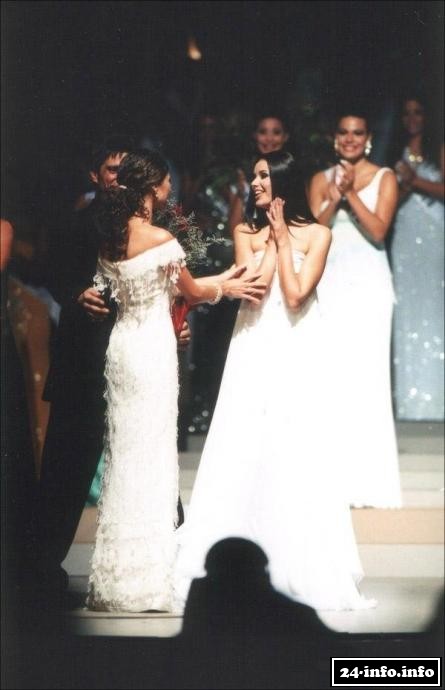 Голая Оксана Федорова (эротические фото)