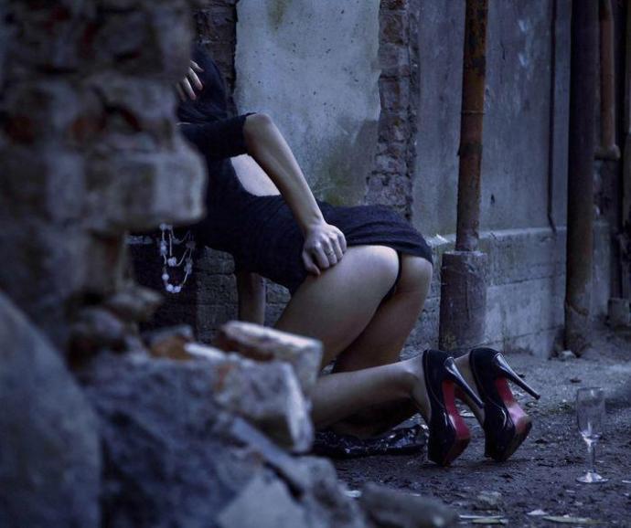 Акробатка на скамейки - Эроприколы