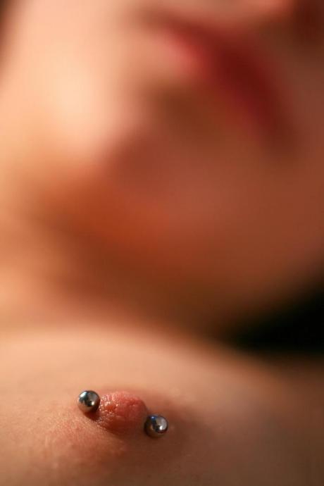 Аж ладонь не поместилась в грудь - Эроприколы