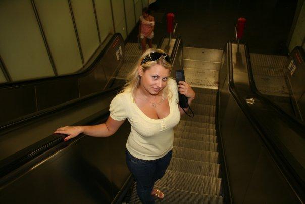 НЮ фото разратной блондинки с большой грудью