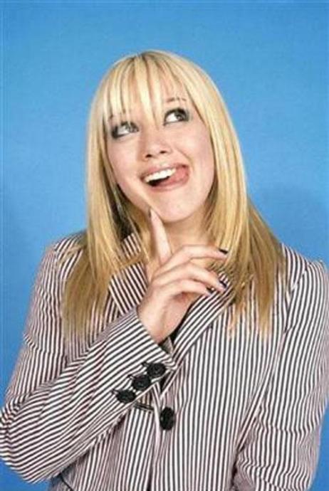 Секси Знаменитости показывают язык (красивые фото)