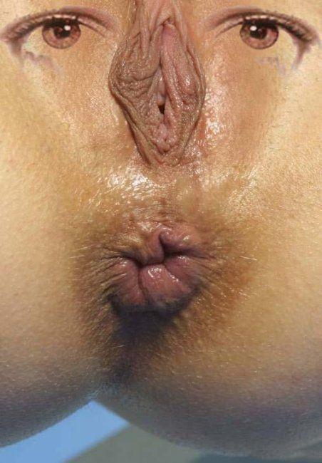 Показывает сиськи на мосту машинам