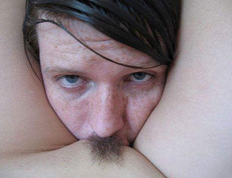 У бабы загорелась писька