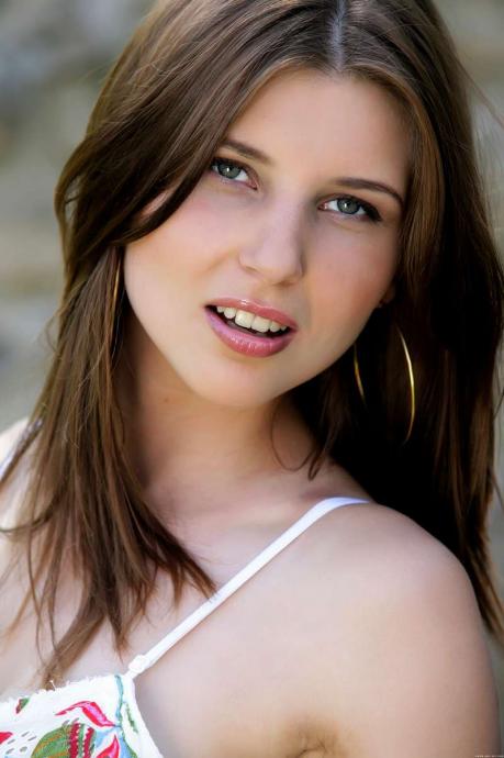 Великолепные откровенные фото снимки девушки Perla A и ее голого тела