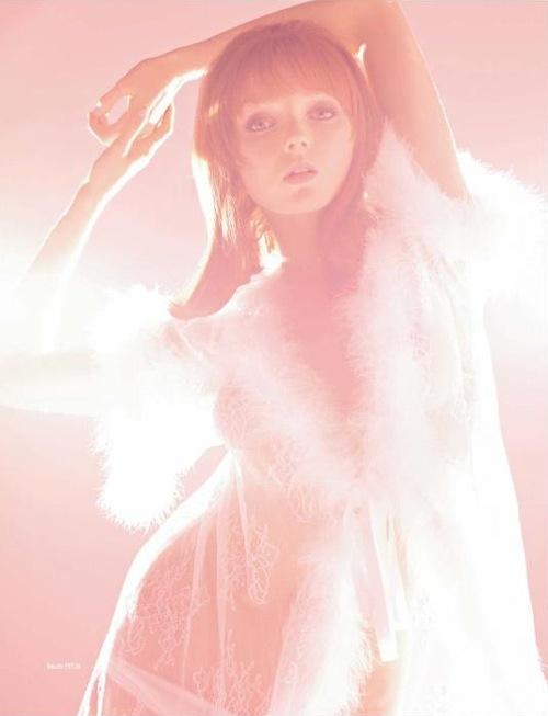 Голая Лили Коул (Lily Cole) в октябрьском журнале Playboy (красивые фото) Голая Лили Коул (Lily Cole) в октябрьском журнале Playboy (красивые фото)