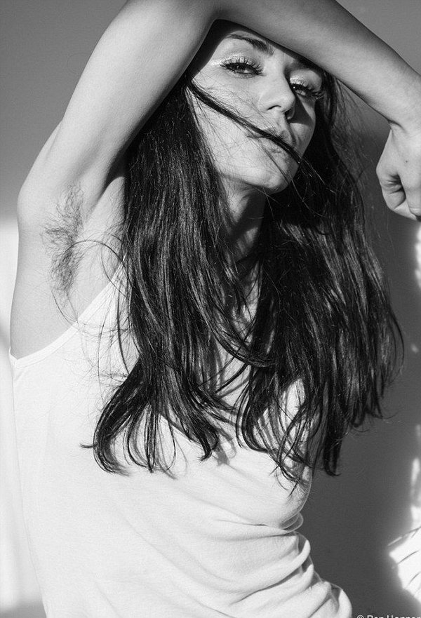 Небритые подмышки