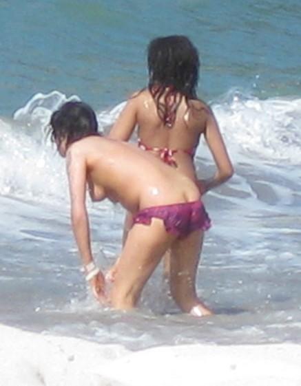 Обнаженная Кошмар на острове Санта-Люсия: Эми Вайнхаус разделась (голые девушки)