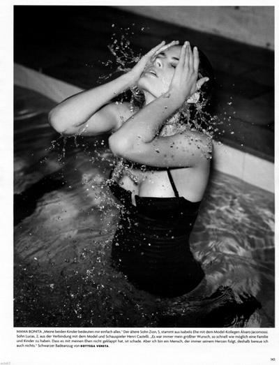 Секси Исабели Фонтана и Тони Гарн для немецкого Vogue (голые девушки)