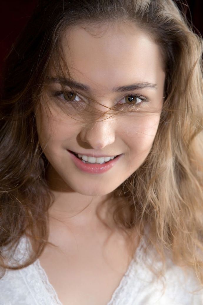 Молодая Francine A мечтает быть объектом сексуального желания