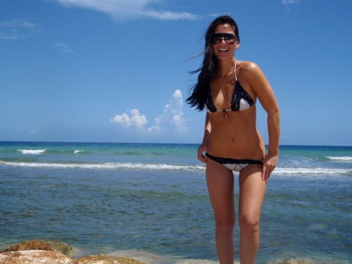 olivia munn, берег, море, купальник, улыбка