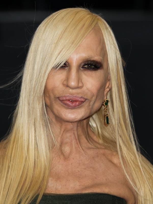 Донателла Версаче испугала гостей бала Донателла Версаче испугала гостей бала