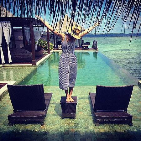 Ксения Собчак и Максим Виторган устроили пляжную фотосессию на Мальдивах