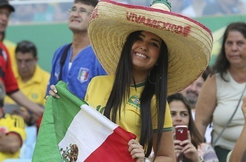 Болельщицы ЧМ-2014