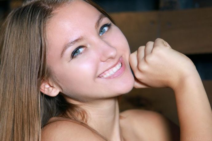 Молоденькая баба без комплексов