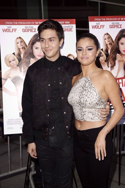 29 июля: Селена Гомес и Нат Вольф на премьере фильма