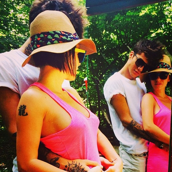 А это Юлия Волкова обнимается с Ромой Желудем!