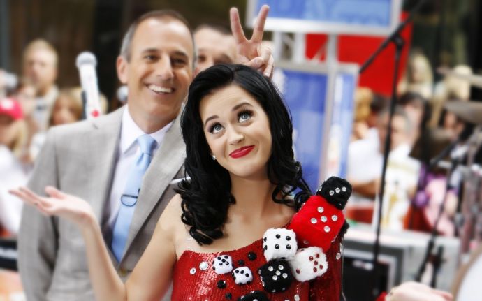 girls, katy perry, в интересном платье