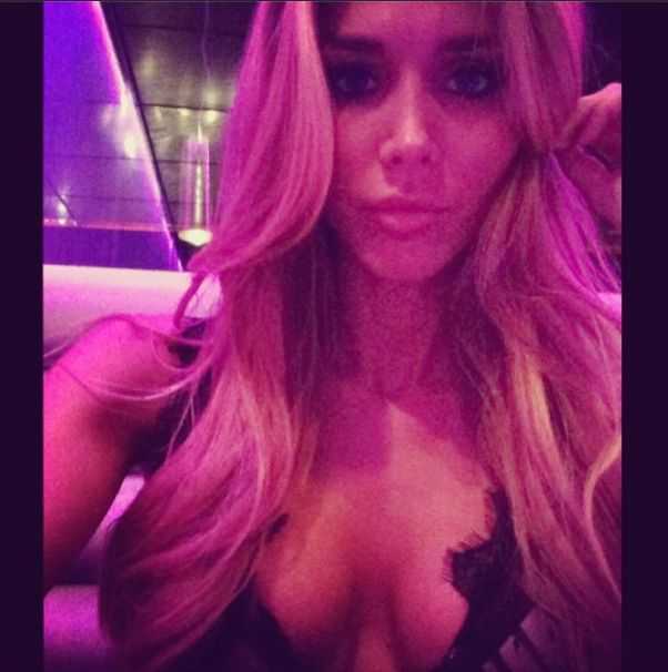 Известный футболист немецкой сборной Марио Гётце Известный футболист немецкой сборной Марио Гётце