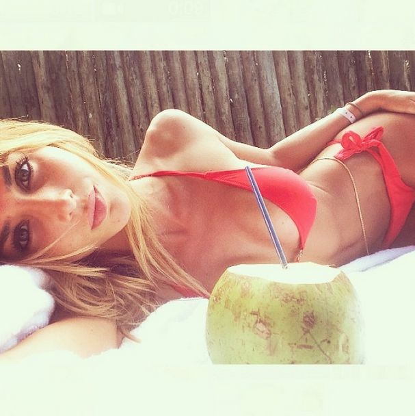 Известный футболист немецкой сборной Марио Гётце Известный футболист немецкой сборной Марио Гётце