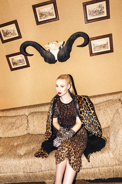 Игги Азалия на фотосессии для октябрьского номера журнала