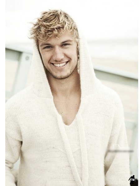 Алекс Петтифер