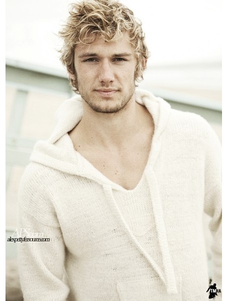 Алекс Петтифер