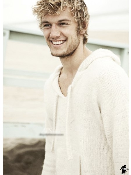 Алекс Петтифер