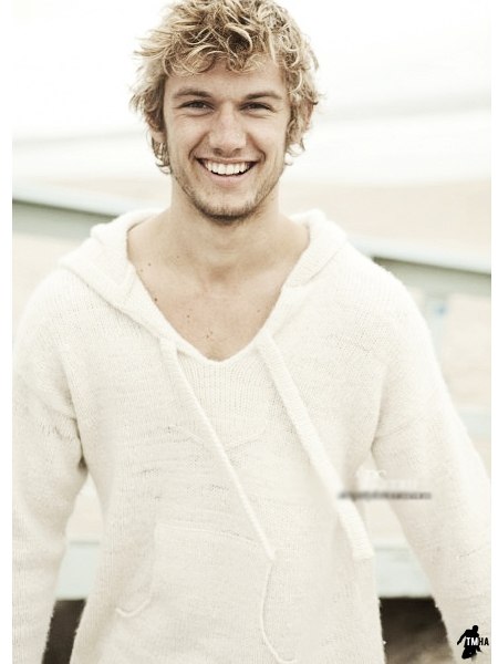 Алекс Петтифер