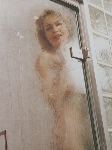 Александра Вандернут Голая - Alexandra Vandernoot Nude