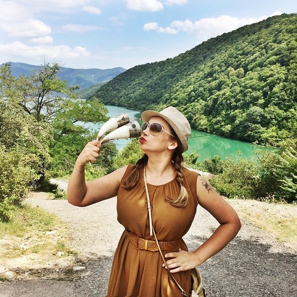 Анфиса Чехова продолжает путешествовать по Тбилиси!