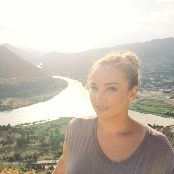 Анфиса Чехова продолжает путешествовать по Тбилиси! Анфиса Чехова продолжает путешествовать по Тбилиси!