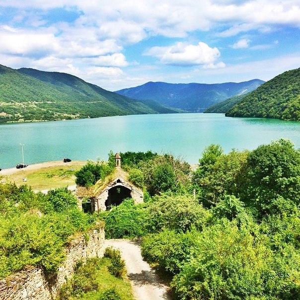 Анфиса Чехова продолжает путешествовать по Тбилиси! Анфиса Чехова продолжает путешествовать по Тбилиси!