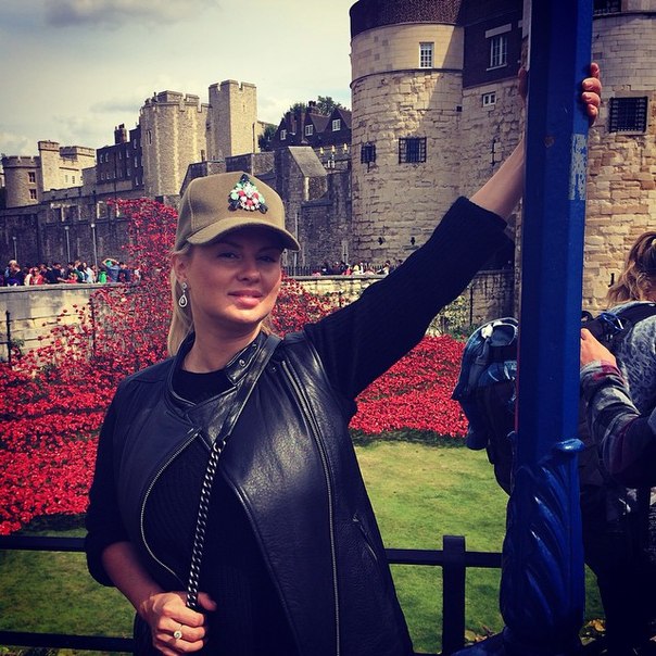 Анна Семенович продолжает путешествие по Лондону!