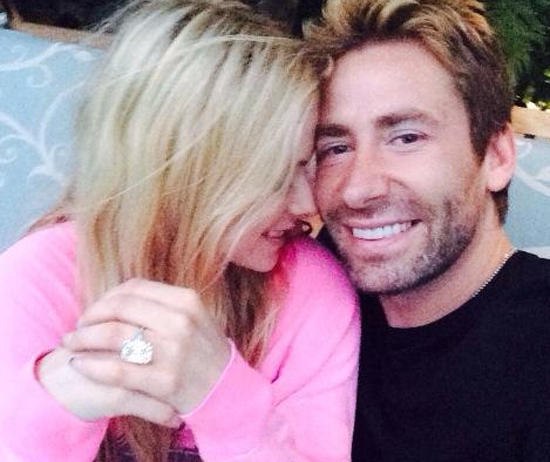 Аврил Лавин получила бриллиантовой кольцо в подарок