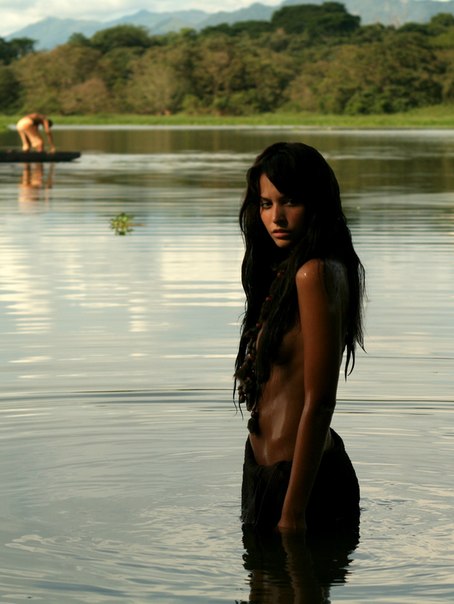 Дженезис Родригез Голая - Genesis Rodriguez