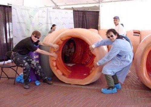 Голая баба среди зеков - Эроприколы