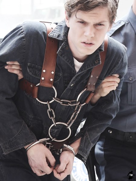 Эван Питерс