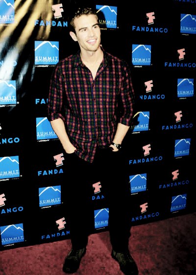 Фоо Тео Джеймс