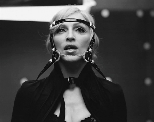 Мадонна — женщина, достойная восхищения Мадонна — женщина, достойная восхищения