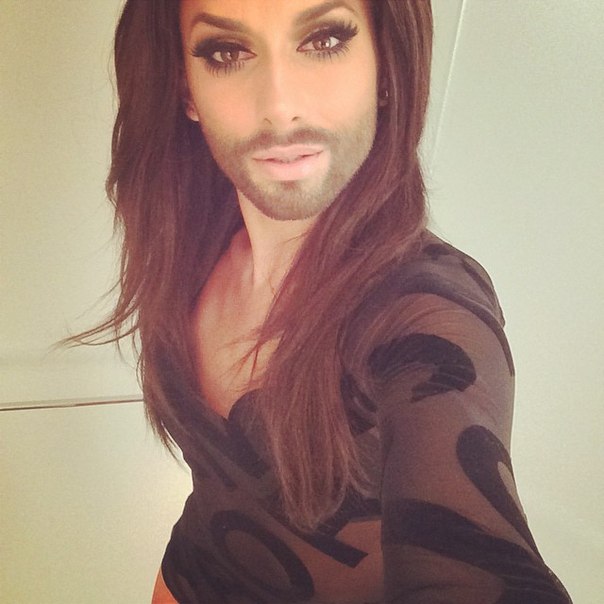 Кончита Вурст продолжает шокировать своими селфи!