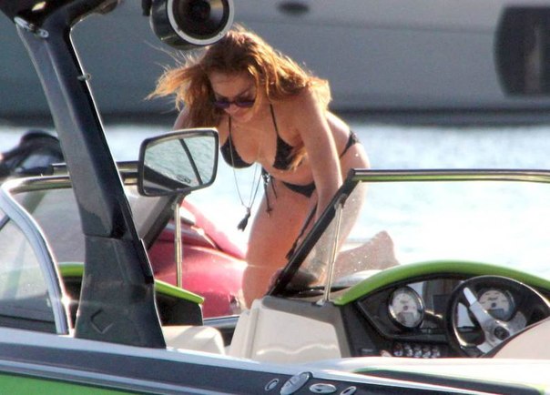 Lindsay Lohan – Bikini Candids in Greece