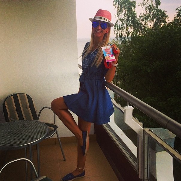 Ольга Бузова прилетела со своей сестрой в Юрмалу!