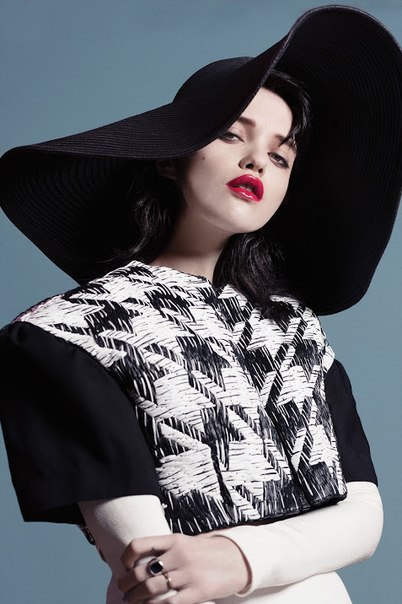 Скай Феррейра на фотосессии для майского номера журнала